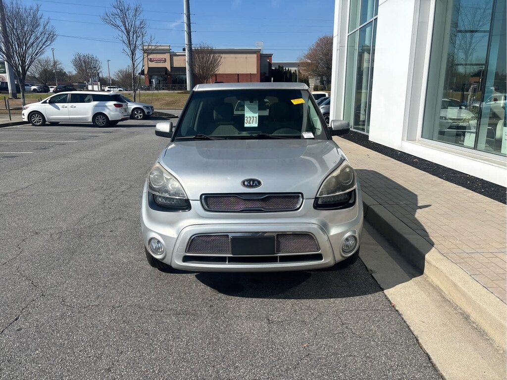 Used 2012 Kia Soul ! Hatchback