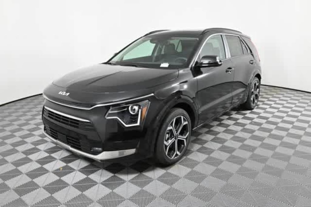 Used 2025 Kia Niro EX Touring SUV