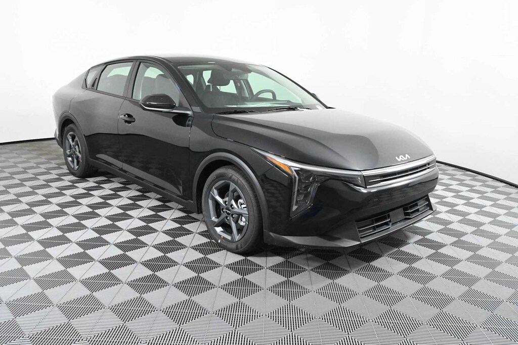 New 2026 Kia K4 LXS Sedan