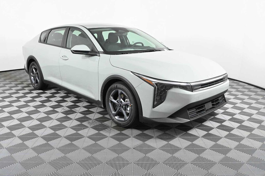 New 2026 Kia K4 LXS Sedan