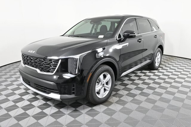 2026 Kia Sorento LX photo 2