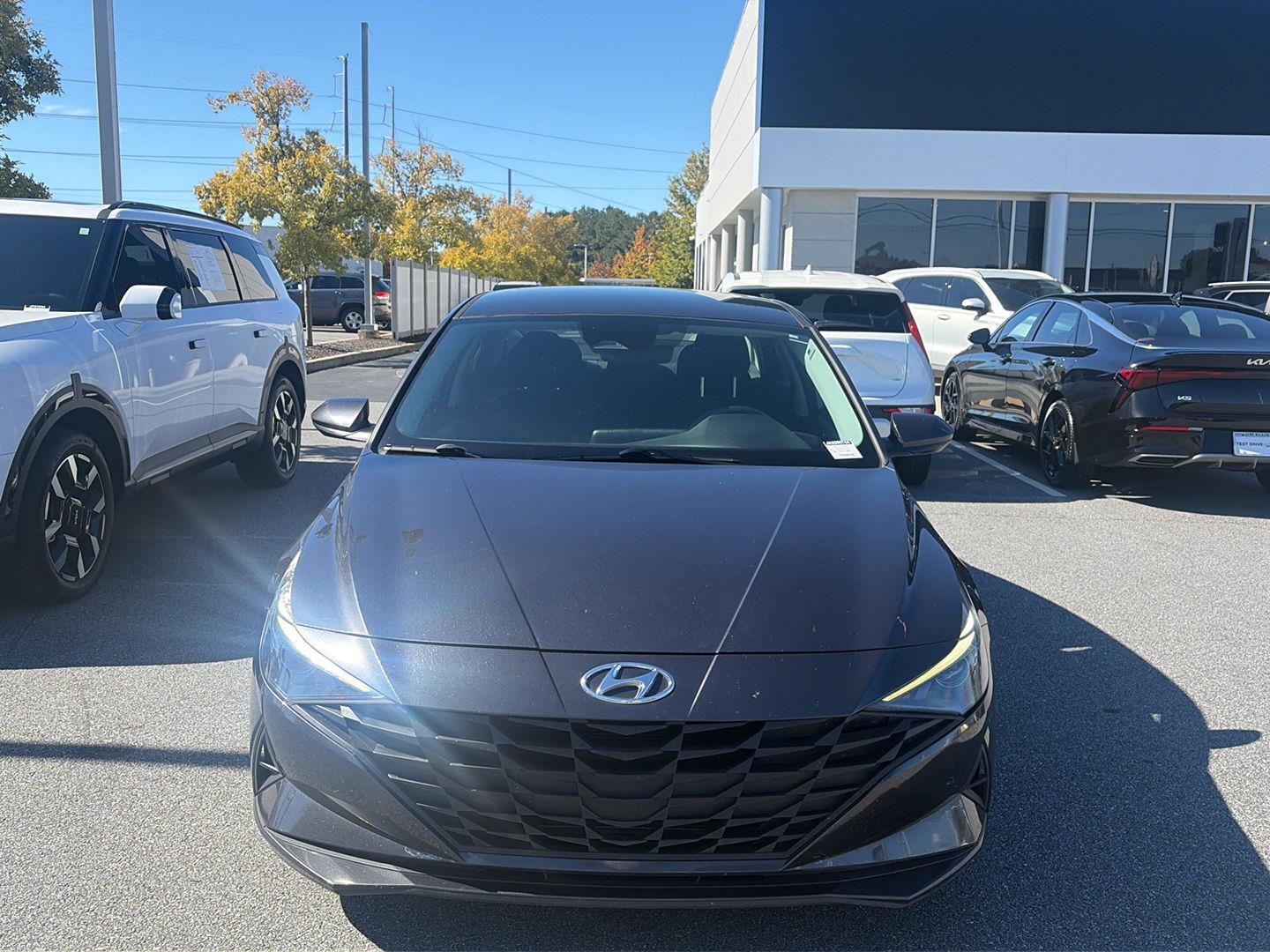 Used 2021 Hyundai Elantra SE Sedan