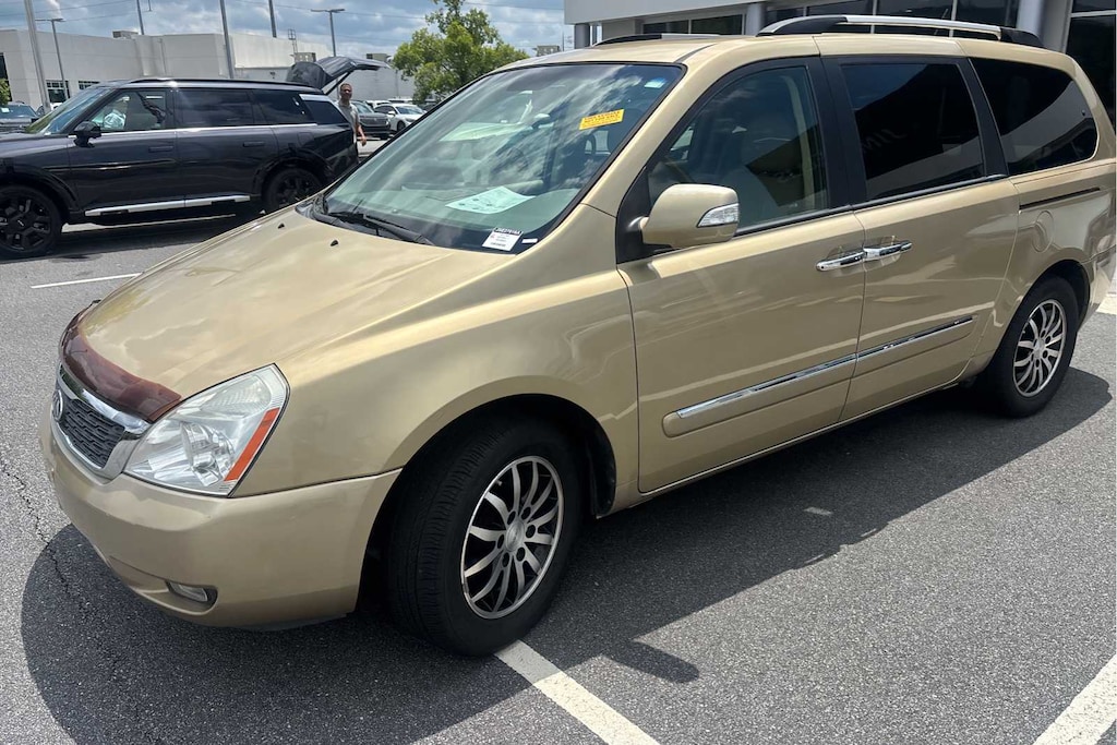 Used 2011 Kia Sedona EX Van