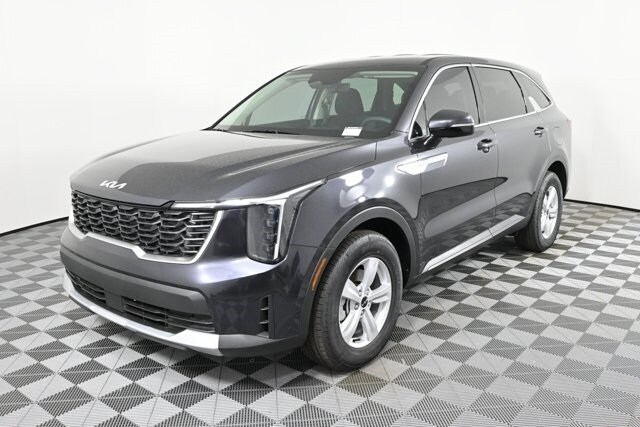2026 Kia Sorento LX photo 2