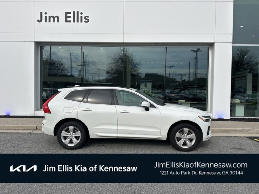 Used 2022 Volvo XC60 B5 AWD Momentum SUV