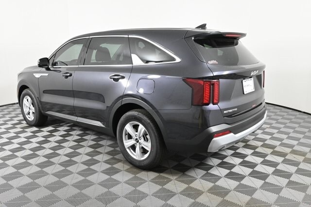 2026 Kia Sorento LX photo 3