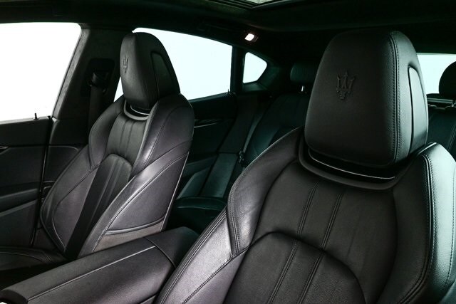 2022 Maserati Levante GT photo 2