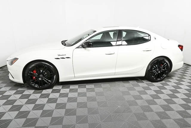 2024 Maserati Ghibli Modena Q4 photo 2