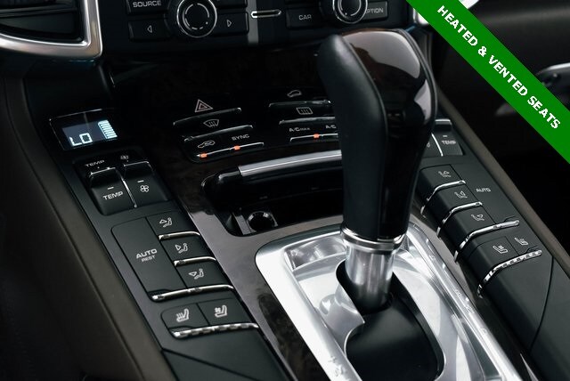 2016 Porsche Cayenne photo 3