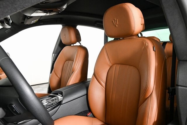 2022 Maserati Levante GT photo 2