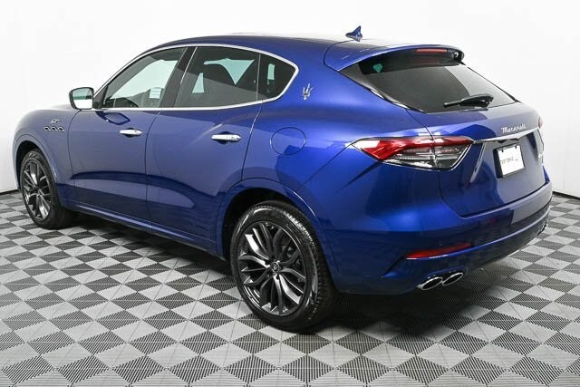 2024 Maserati Levante GT photo 3