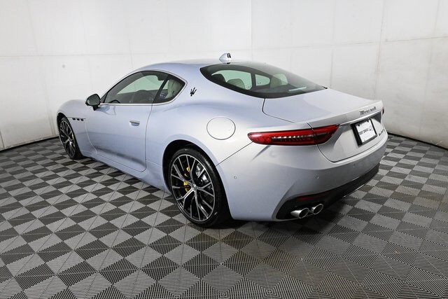 2025 Maserati Granturismo Base photo 3