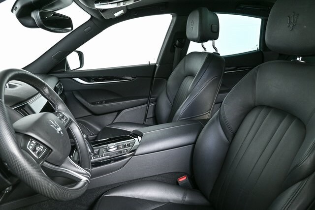 2022 Maserati Levante GT photo 2