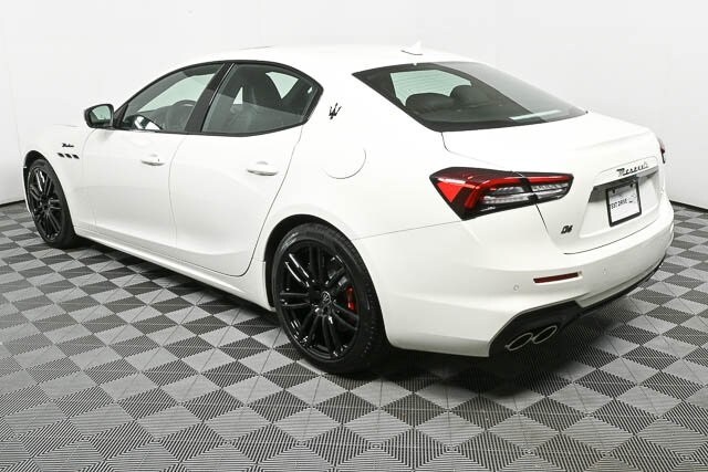 2024 Maserati Ghibli Modena Q4 photo 3