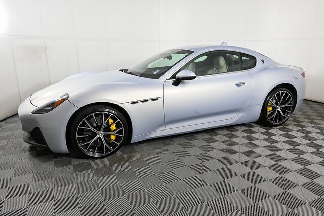 2025 Maserati Granturismo Base photo 2