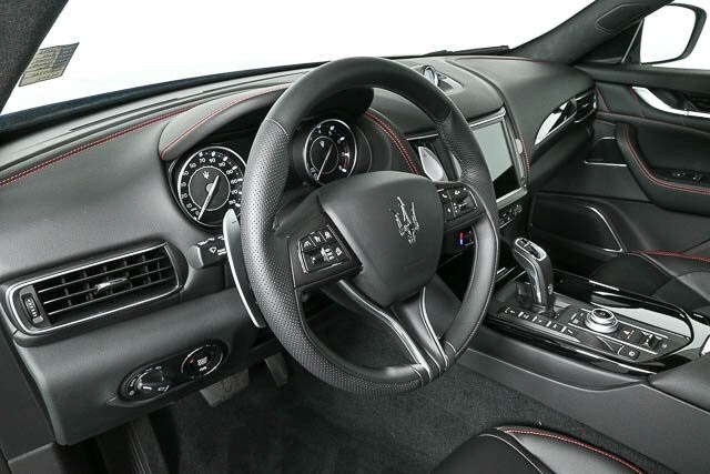 2024 Maserati Levante GT photo 4