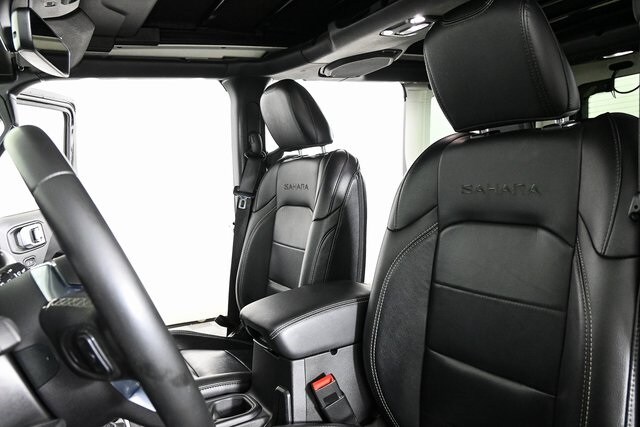 2020 Jeep Wrangler Unlimited Sahara photo 2