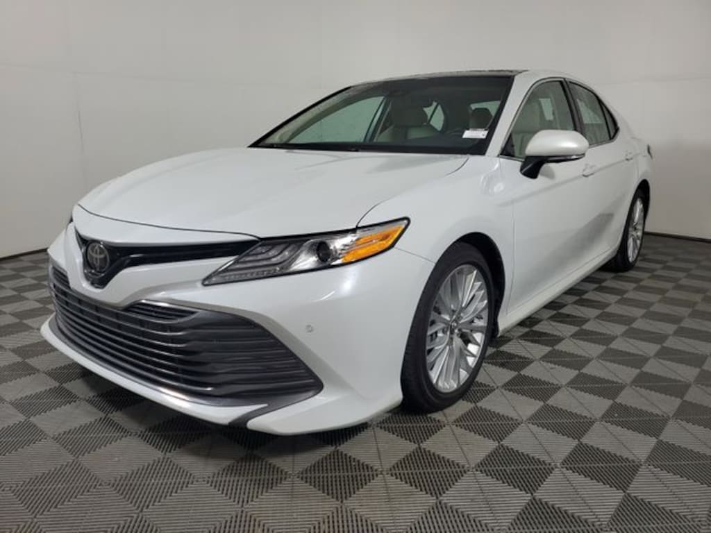 Used 2018 Toyota Camry XLE Sedan