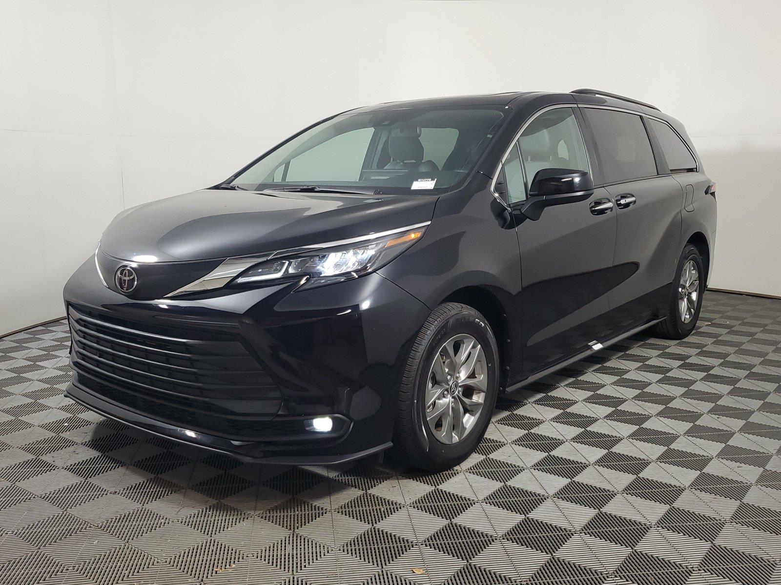 Used 2026 Toyota Sienna XLE Minivan/Van