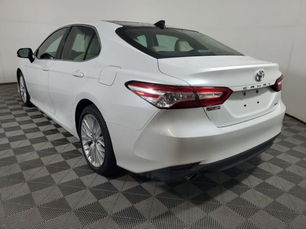 Used 2018 Toyota Camry XLE Sedan