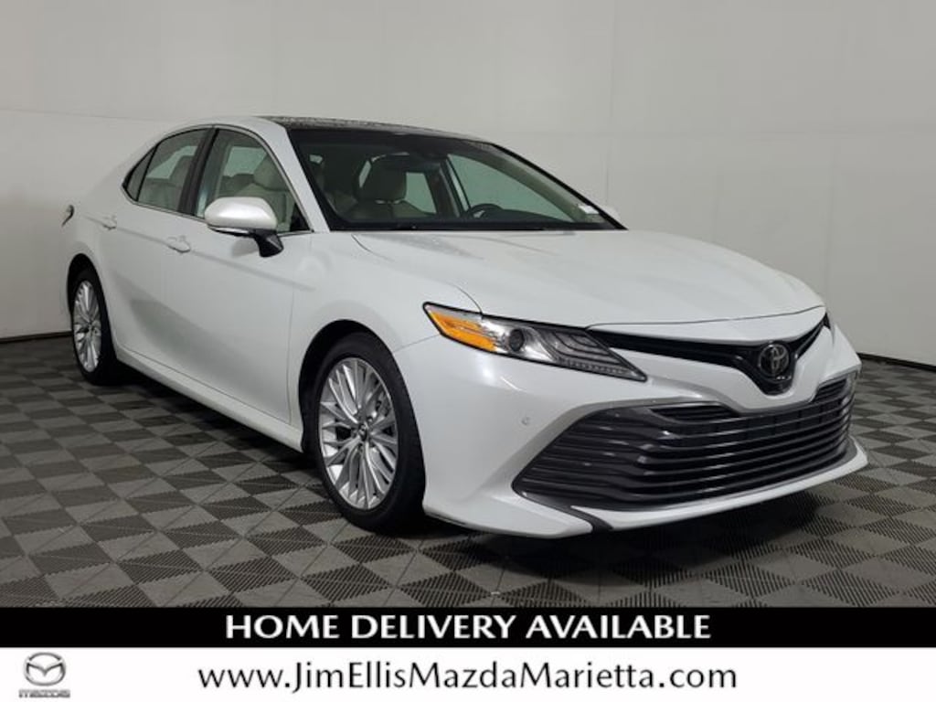 Used 2018 Toyota Camry XLE Sedan