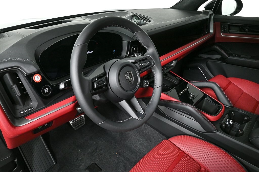 2026 Porsche Cayenne E-Hybrid Turbo photo 4
