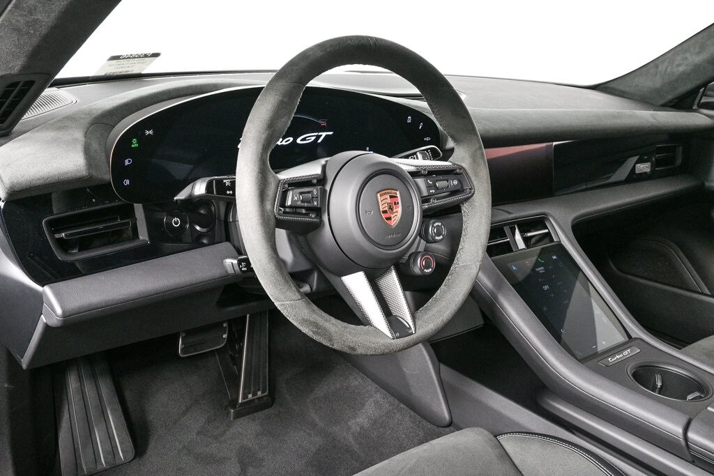 2025 Porsche Taycan Turbo GT photo 4