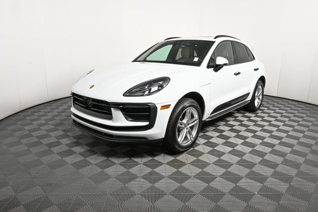 2023 Porsche Macan Base