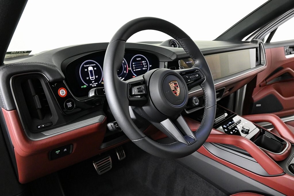 2026 Porsche Cayenne Coupe S photo 4