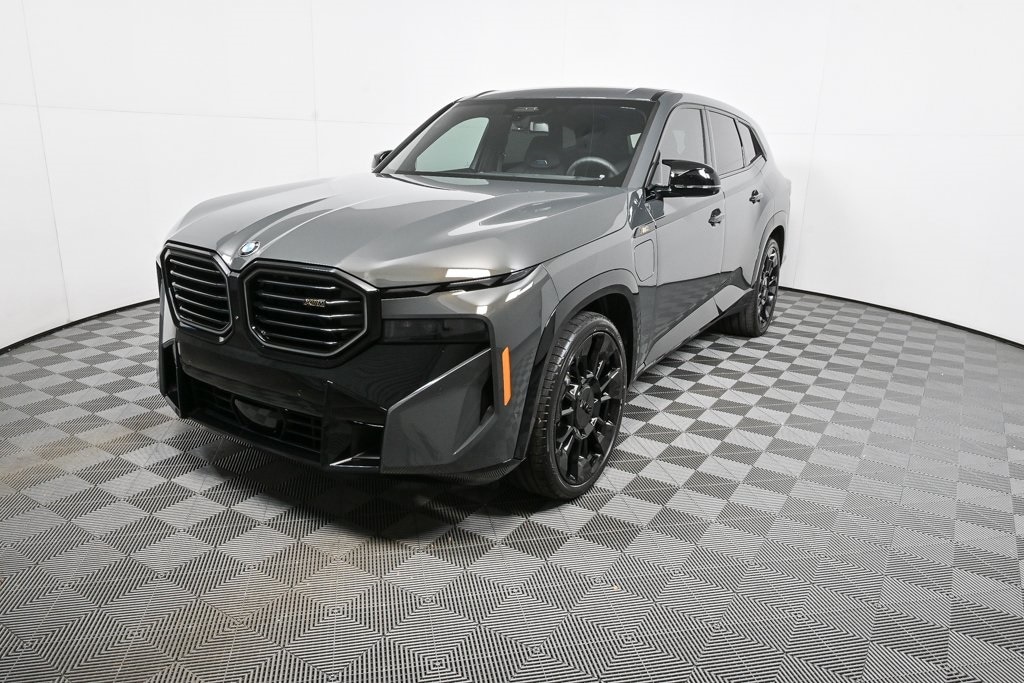 2025 BMW XM Base's photo