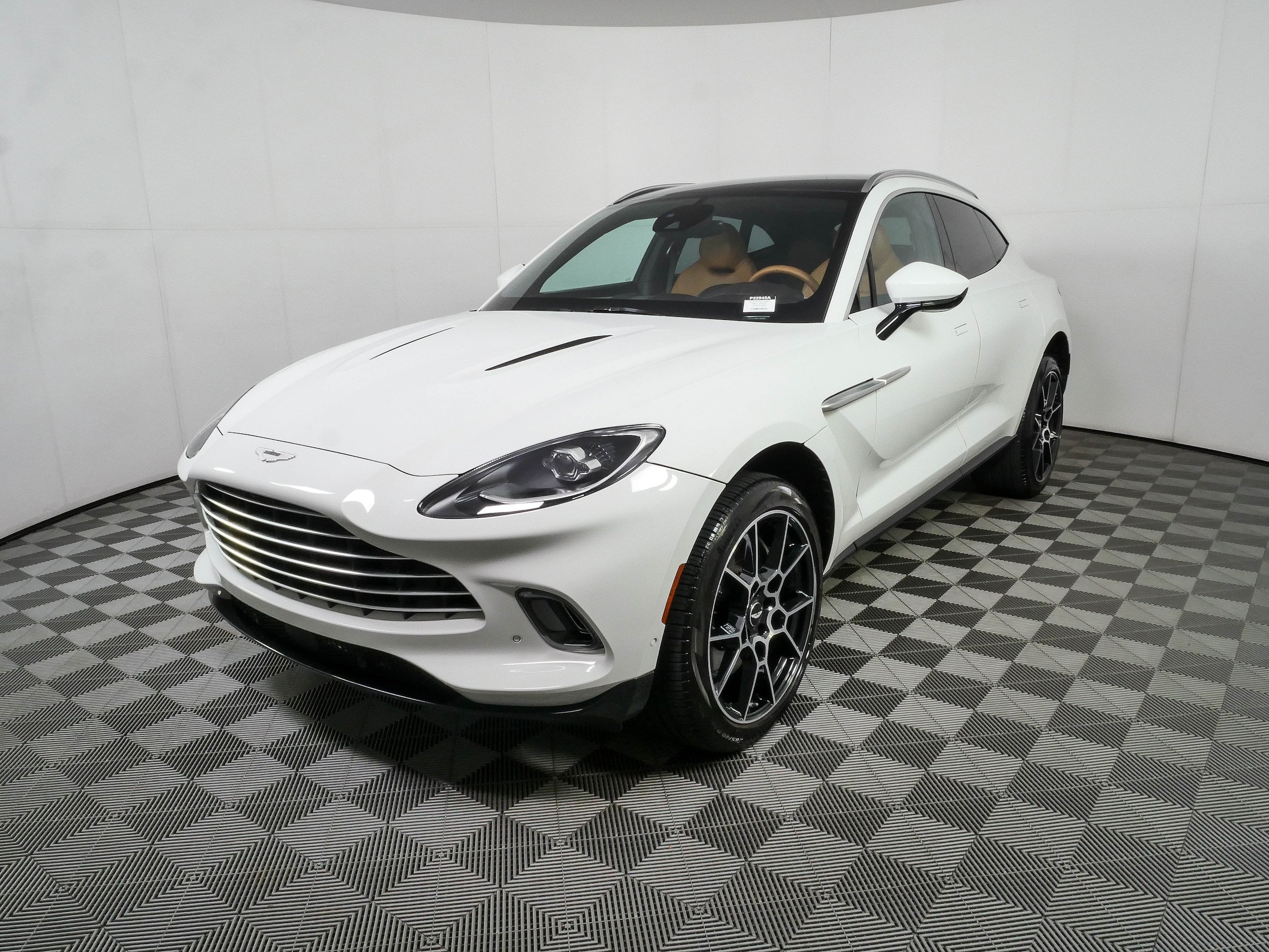 2021 Aston Martin DBX 4.0 V8 AWD's photo