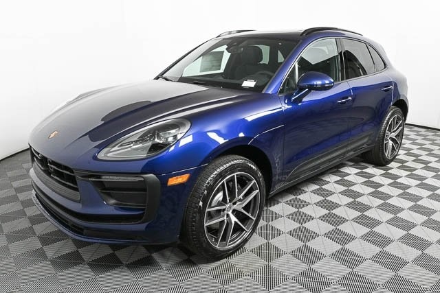 2025 Porsche Macan Base's photo