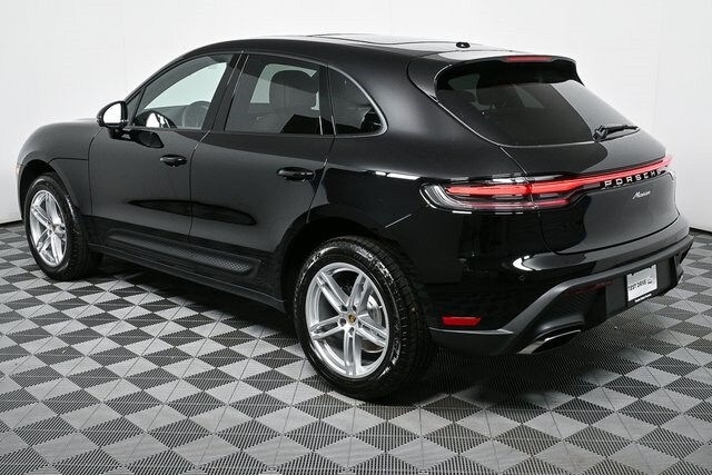 2025 Porsche Macan T photo 2