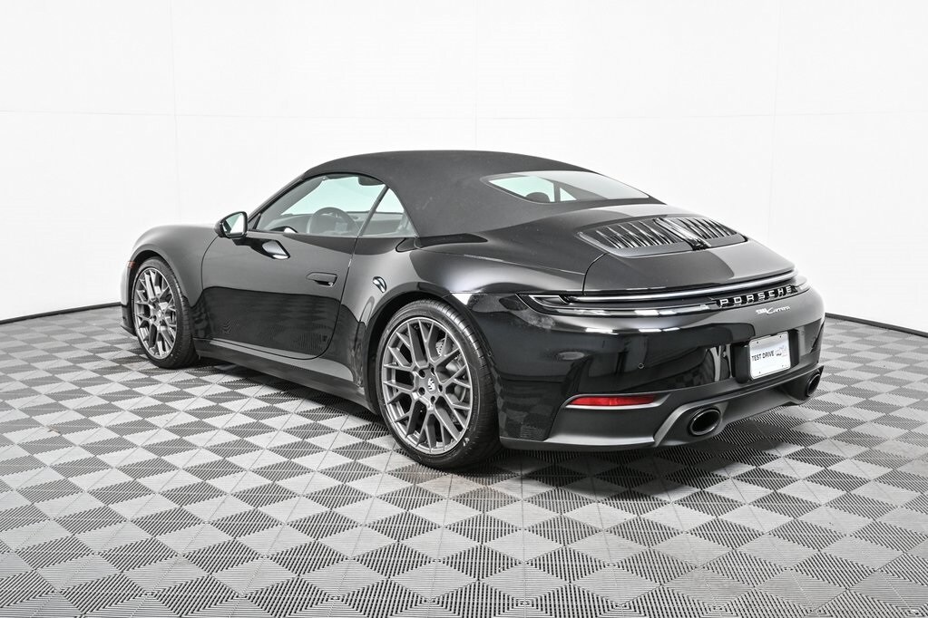 2026 Porsche 911 Cabriolet photo 3