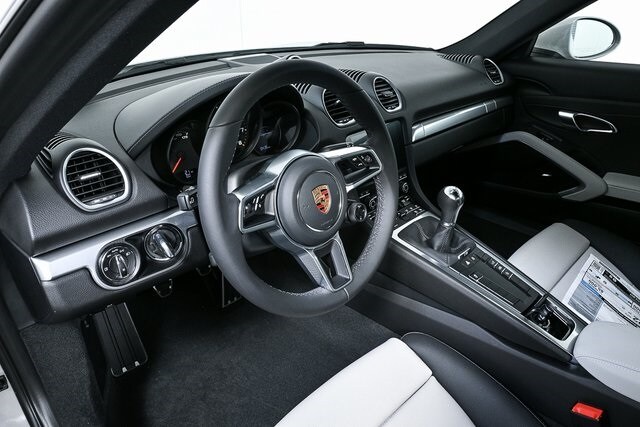 2025 Porsche Cayman S photo 4