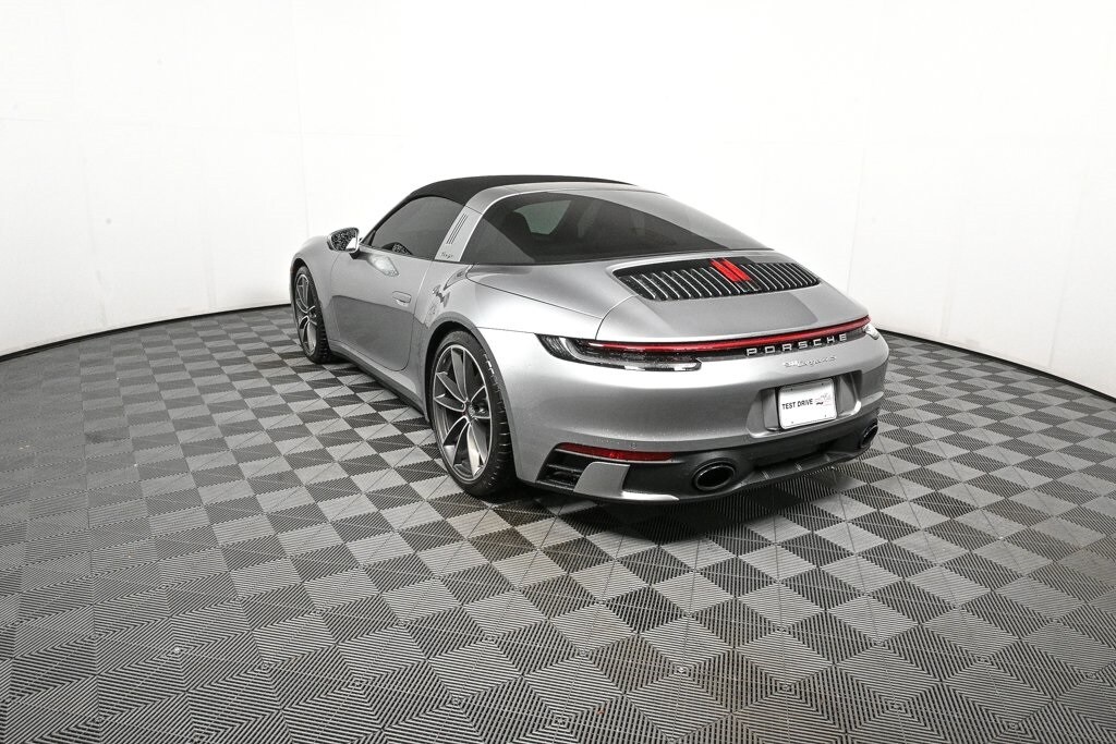 2024 Porsche 911 Targa 4S photo 3