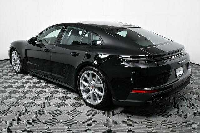 2025 Porsche Panamera 4 photo 3