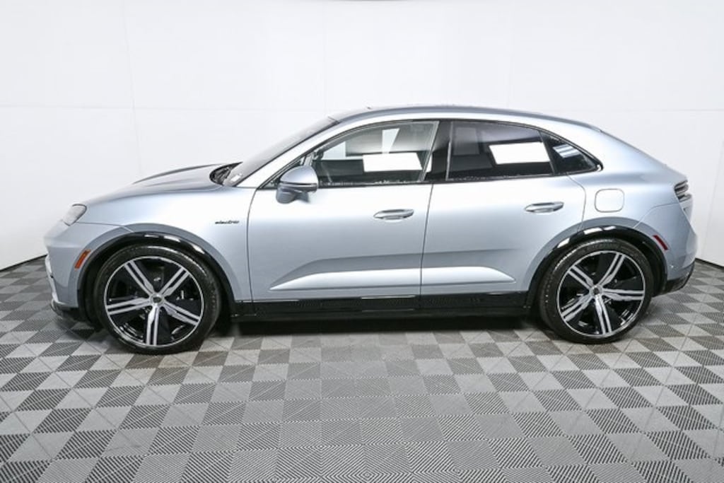 New 2025 Porsche Macan Electric Turbo SUV