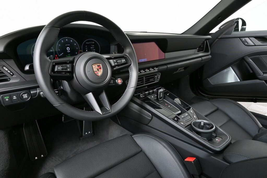 2025 Porsche 911 Targa 4 GTS photo 4