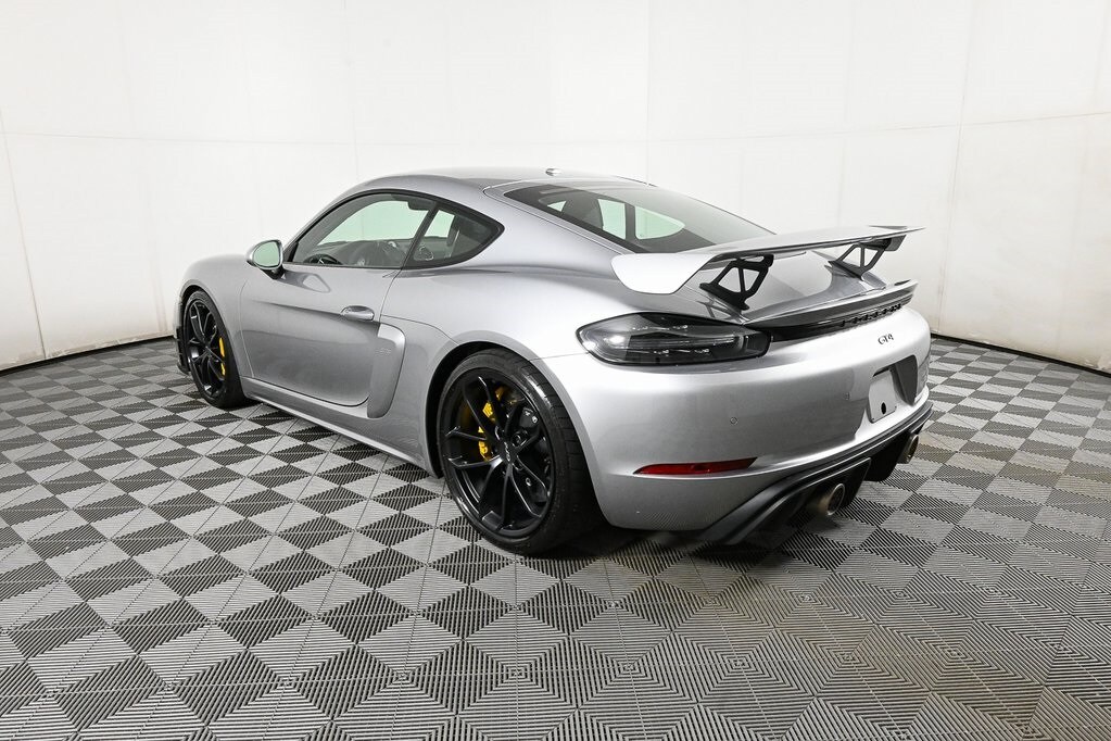 2020 Porsche Cayman GT4 photo 3