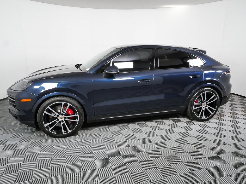 2025 Porsche Cayenne Coupe S photo 2