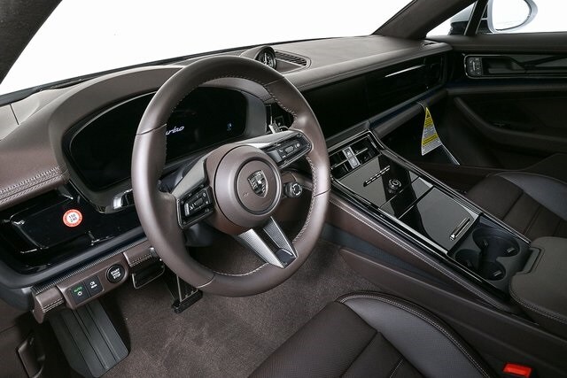 2026 Porsche Panamera E-Hybrid Turbo photo 4