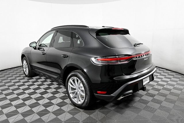2025 Porsche Macan T photo 3