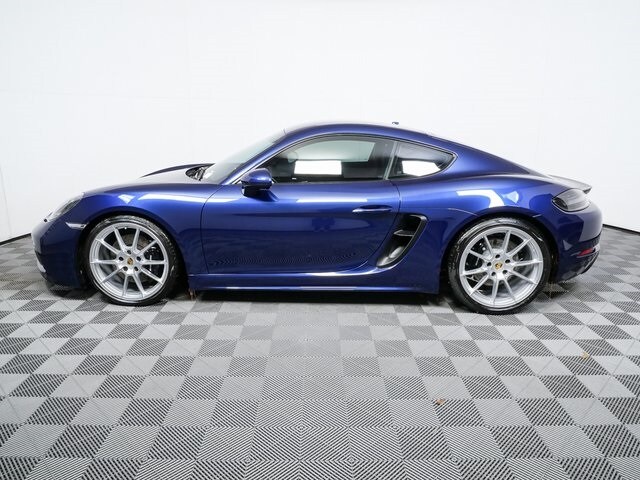2025 Porsche Cayman GTS 4.0 photo 2