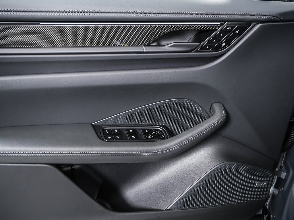 New 2025 Porsche Macan Electric Turbo SUV