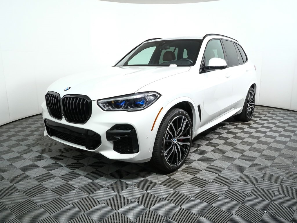 2022 BMW X5 M50i's photo