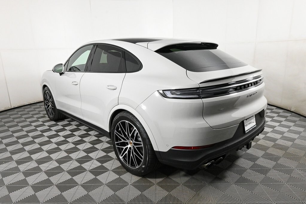 2026 Porsche Cayenne Coupe S photo 3
