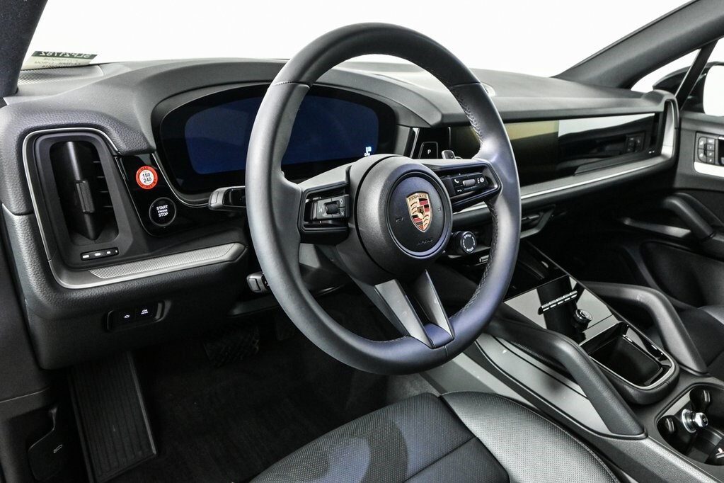 2025 Porsche Cayenne photo 4