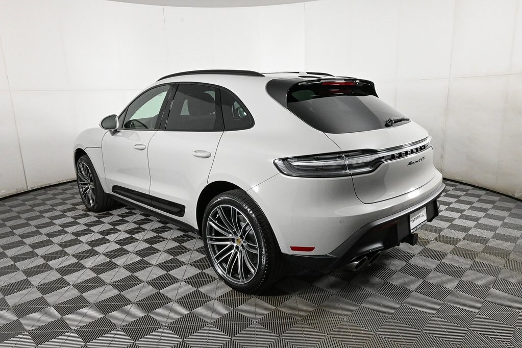 2026 Porsche Macan GTS photo 3