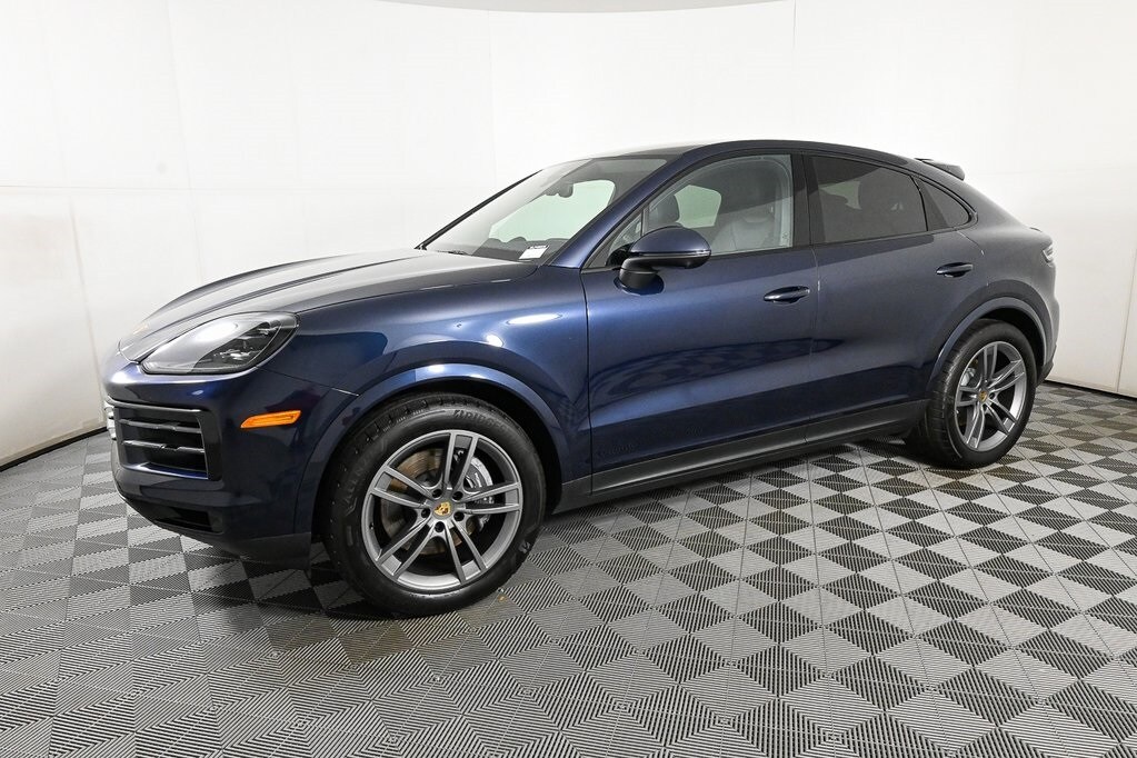 2024 Porsche Cayenne Coupe photo 2